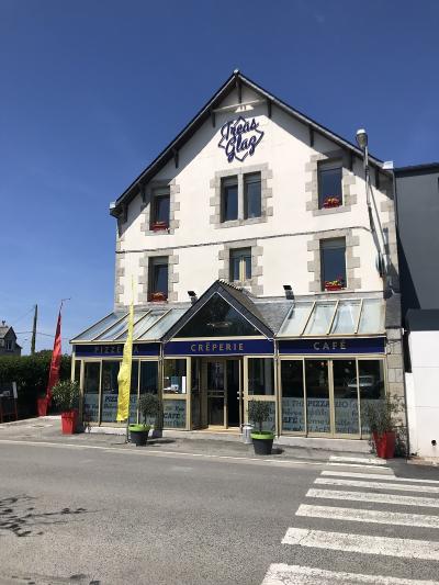 Salle de restaurant  pizzaria crêperie à Plouescat