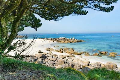 Plage et Le Menhir de Cam-Louis se trouve sur la commune de Plouescat 